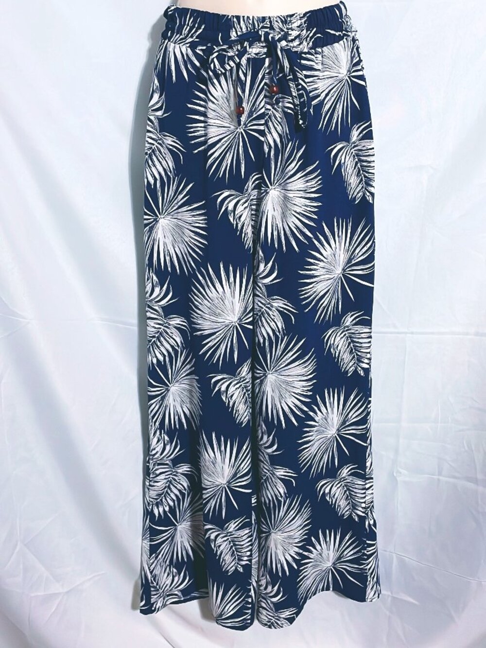 Dina Be Cute Blue Floral Pants Size M